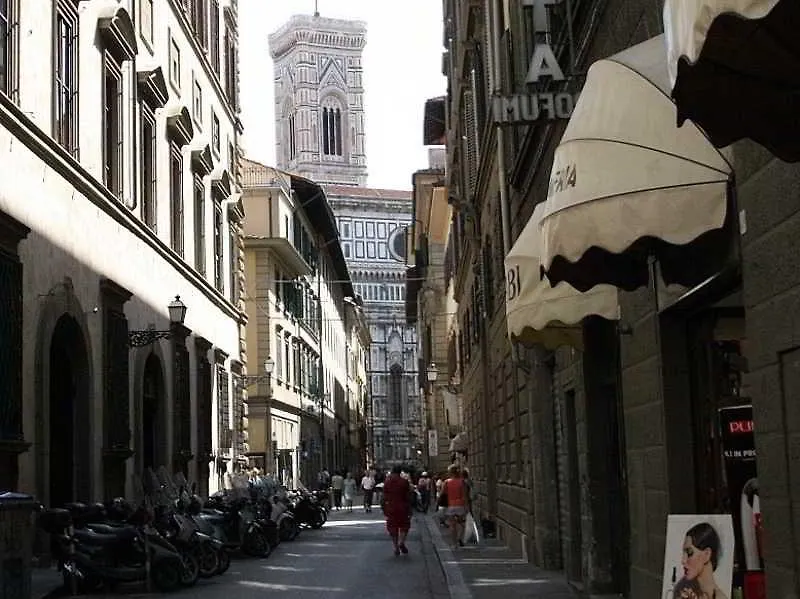 Residence Brasca And Residence Ricasoli Florencia Italia